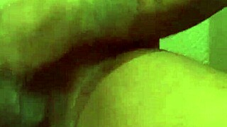 Großer schwarzer Schwanz wird beim Masturbationsvideo cremig