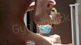 帅气gay小鲜肉无套口交，健身房大屌激战