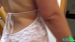 Anna Maria Mature Latina Sexy Dominican Milf In Booty Shorts