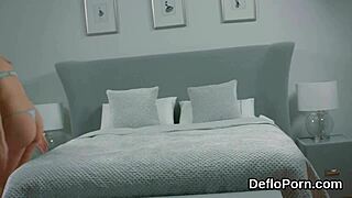 sweet cutie gapes tight hole and loses virginity now!