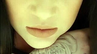 Get up close with Harmony Reigns, stare into her pretty blue eyes and hear that sexy British accent! 😍👀