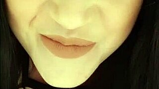 Get up close with Harmony Reigns, stare into her pretty blue eyes and hear that sexy British accent! 😍👀