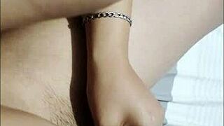 Young gym babe slaps ass while dancing seductively