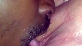 他舔妈妈屄像最后一餐 细品每滴淫水