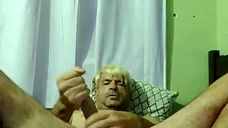 性感男孩渴望激烈男男干炮