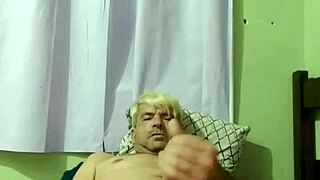 性感男孩渴望激烈男男干炮