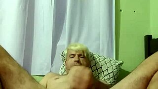 性感男孩渴望激烈男男干炮