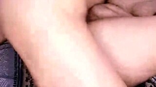 Full Video of Fucking Young Indonesian Girl in Hotel Until She Pees