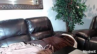 Maxine's Squirting Live Show with Vibrator Drives You Wild