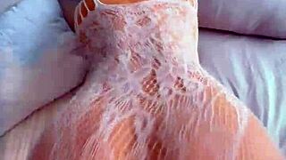 beautiful latina shakes big ass hard on all fours