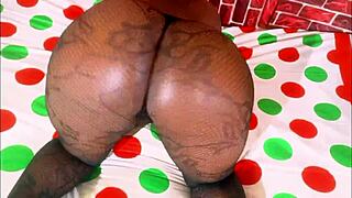 嘿，想看我狂干甜美黑妞吗