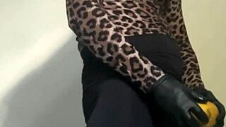 Brazilian teen tries papaya fruit solo first time 😍