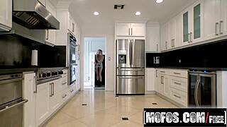 Alexa Grace gets anal fucked 😏