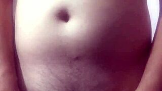 nứng quá, muốn liếm lông mu ngay