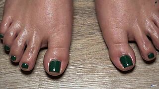 Dive into my green-nailed toes for the ultimate fetish tickle experience. Pure Latina heat!