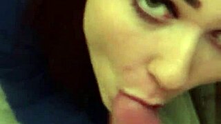 i love when my girlfriend sucks my cock