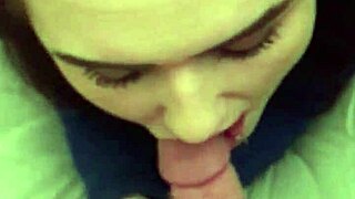 i love when my girlfriend sucks my cock