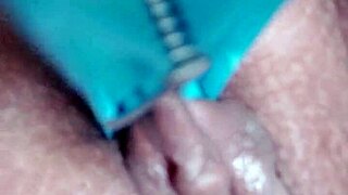Masturbando Com Um Pregador E Gozando