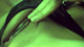 嘿看这小巧委内瑞拉辣妹翘臀求学习后入！