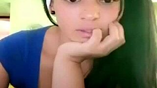 Colombian babe heats up public scene