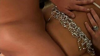 my girlfriend mavis obeys my commands