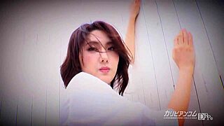 Japanese beauty shines in stylish jeans showcase video