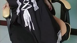 Ninew Thai babe fingers herself in a steamy solo moment.