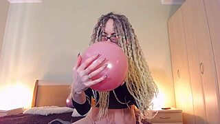 i made a custom balloon video for mommy