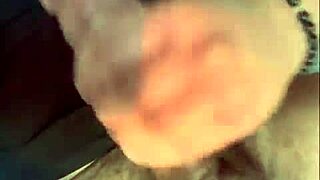 帅肌肉男让你射得超狠！