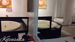 Primeiro Encontro Com Um Solteiro Depois De Sermos Flagrados Por Uma Câmera De Segurança Acabamos Indo Para O Motel