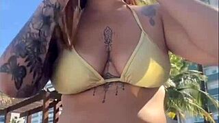 i'm flashing my big pussy at the beach for guys