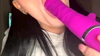 teen american masturbates high definition solo.