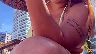 i'm flashing my big pussy at the beach for guys