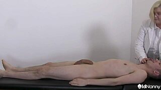 Arlequina gives intense blowjob