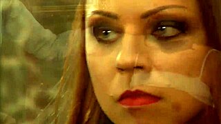 顺从女同奴隶紧绑被女主人挑逗玩弄