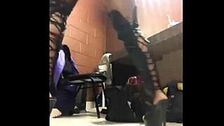 ebony girl with big ass twerking