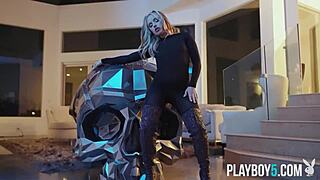 大屁股金发妞脱衣秀光溜骚逼！