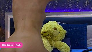 可爱黑发Elie Grace吸屌小嘴挑逗翘臀大开