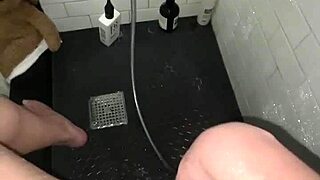 Arabian snowwhite masturbates in shower