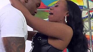 Rome Major Passionately Licks Mocha Menage's Sweet Cunt In Cowgirl