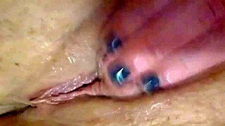Girl masturbates her wet pussy in private fun!
