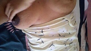 辣莫雷娜醒来准备快速独玩