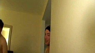 Juelz Ventura gets blowjob and fucking in motel foursome.