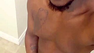 镜前自慰高潮独爽喷水