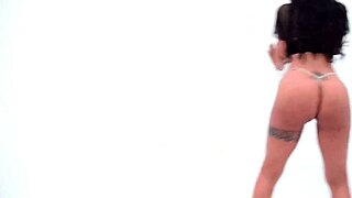 Laura Athens Diva With Big Tits And Ass In European Escort Scene