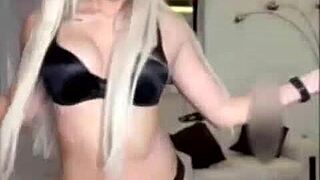 issa vegas modelo argentina-mexicana shows off big ass