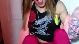 Bonneyuwu enjoys 3.25 lollipops