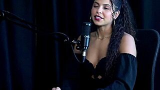 she has certain small things, was a model, gave tips to women and talked to mom about selling content - sweet karolzinha