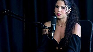 she has certain small things, was a model, gave tips to women and talked to mom about selling content - sweet karolzinha