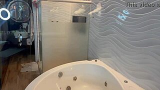 Married woman from Facebook called me to the motel for fun 😏